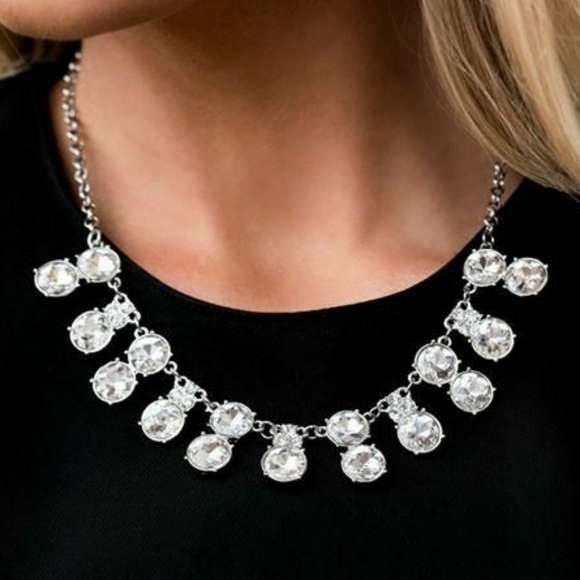 Paparazzi Fashion Fix Fiercely 5th Avenue - 4pc Set - Picture 2 of 6
